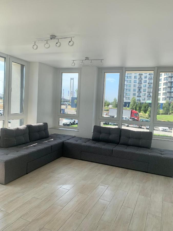 New 3 Rooms Apartment Near The Metro Station Kyiv Exterior photo