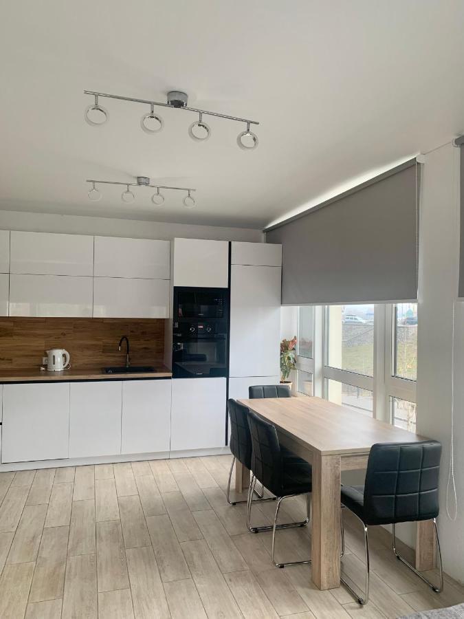 New 3 Rooms Apartment Near The Metro Station Kyiv Exterior photo
